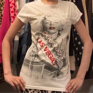 size medium marilyn monroe las vegas top